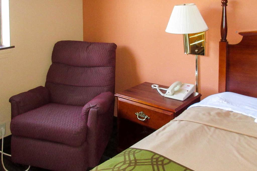 Econo Lodge Inn & Suites Ripley Δωμάτιο φωτογραφία