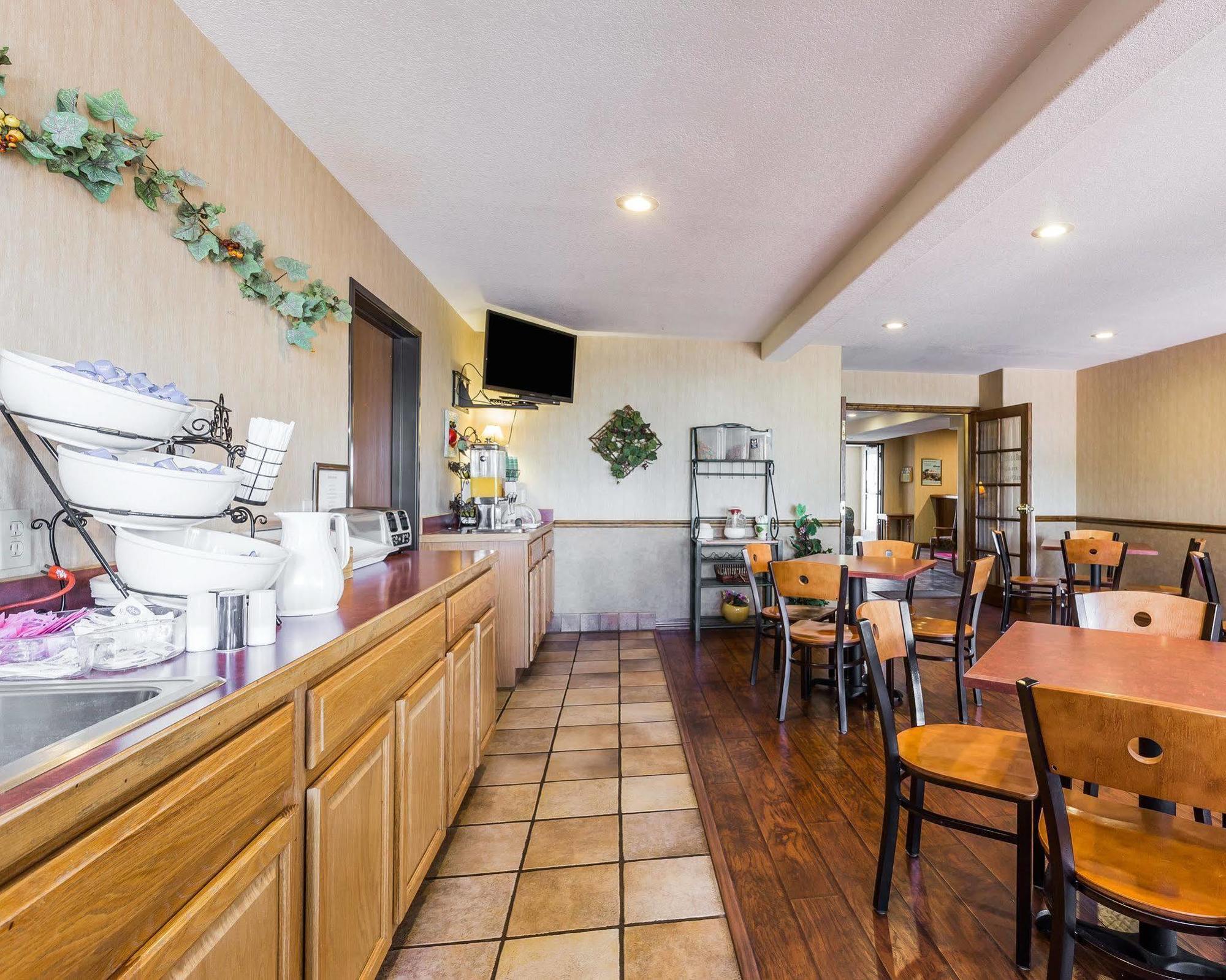 Econo Lodge Inn & Suites Ripley Εξωτερικό φωτογραφία