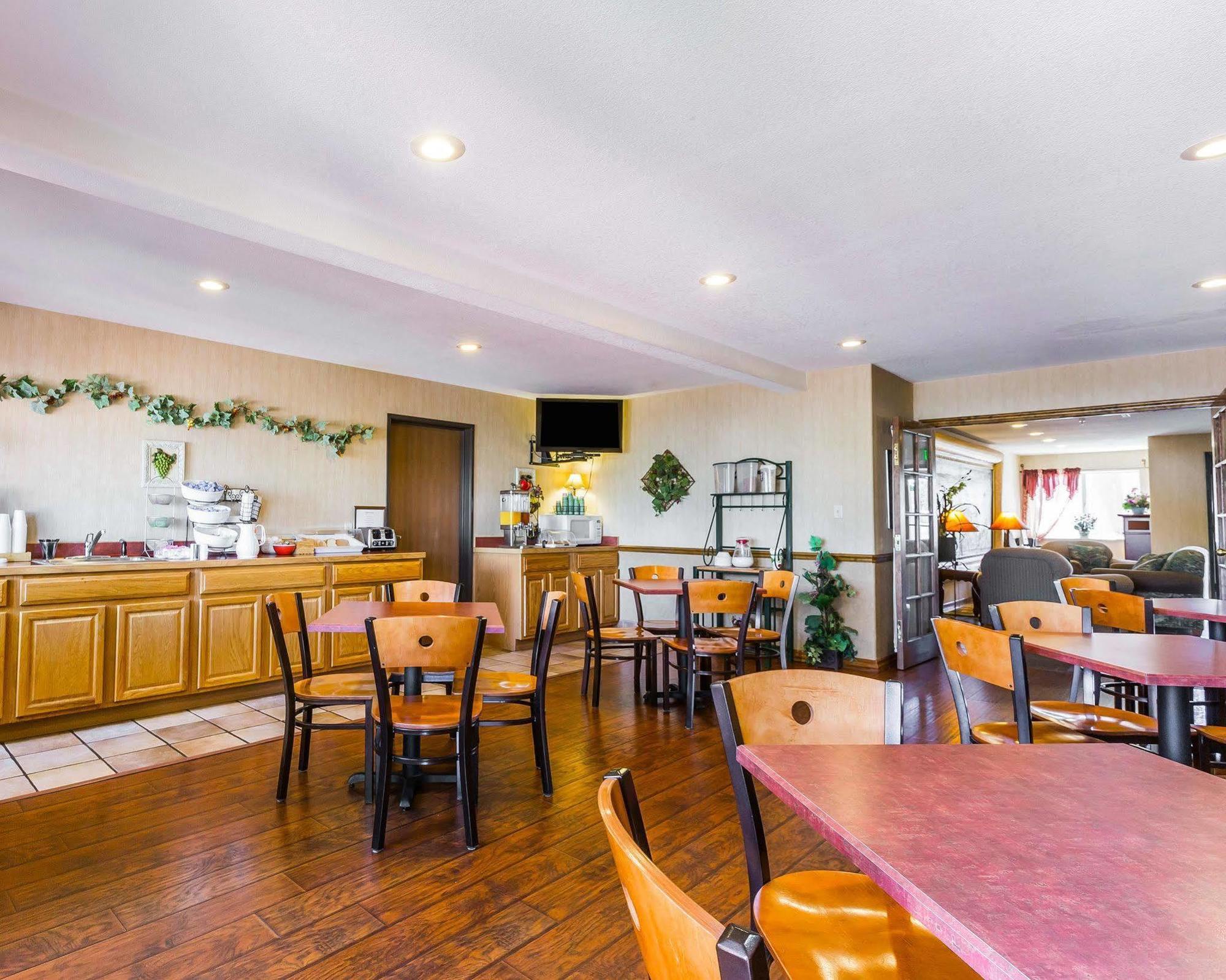 Econo Lodge Inn & Suites Ripley Εξωτερικό φωτογραφία