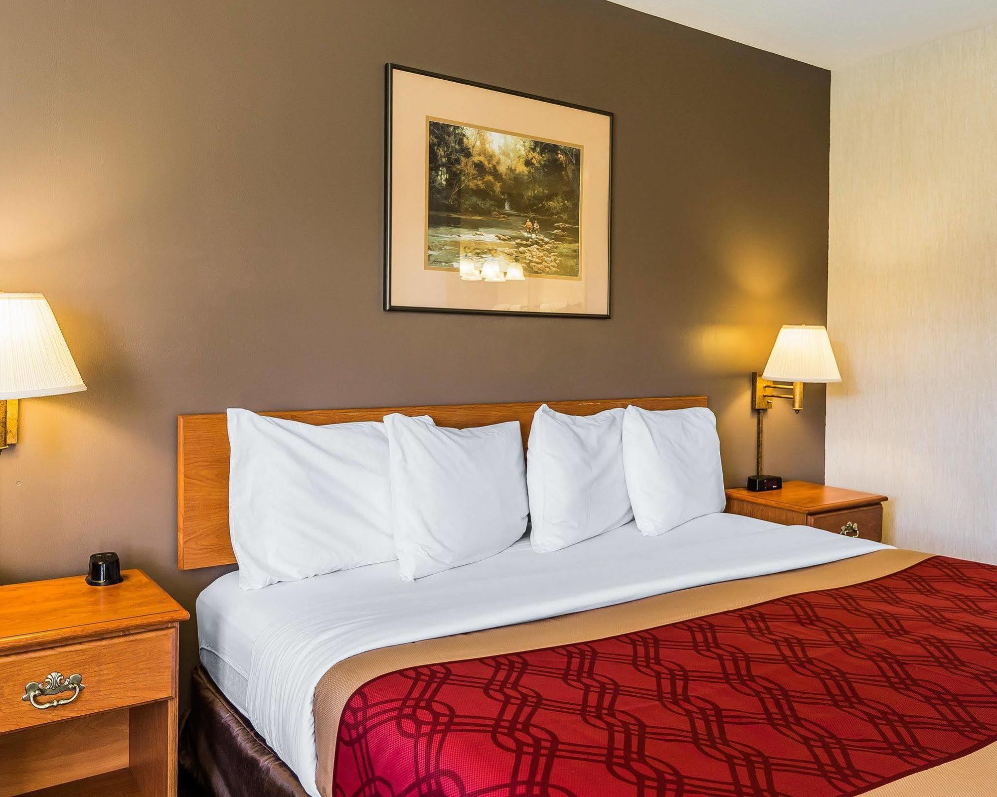 Econo Lodge Inn & Suites Ripley Εξωτερικό φωτογραφία